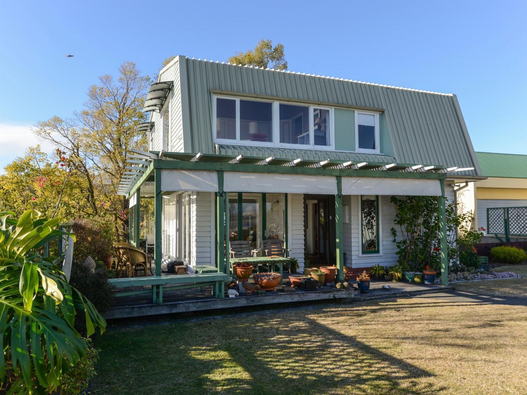 Jacaranda Lodge - Napier Hill Holiday Home Exterior photo